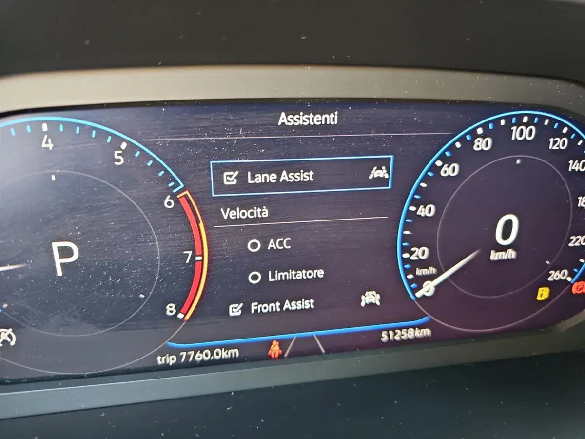 Volkswagen T-Cross usata a Lecco (16)