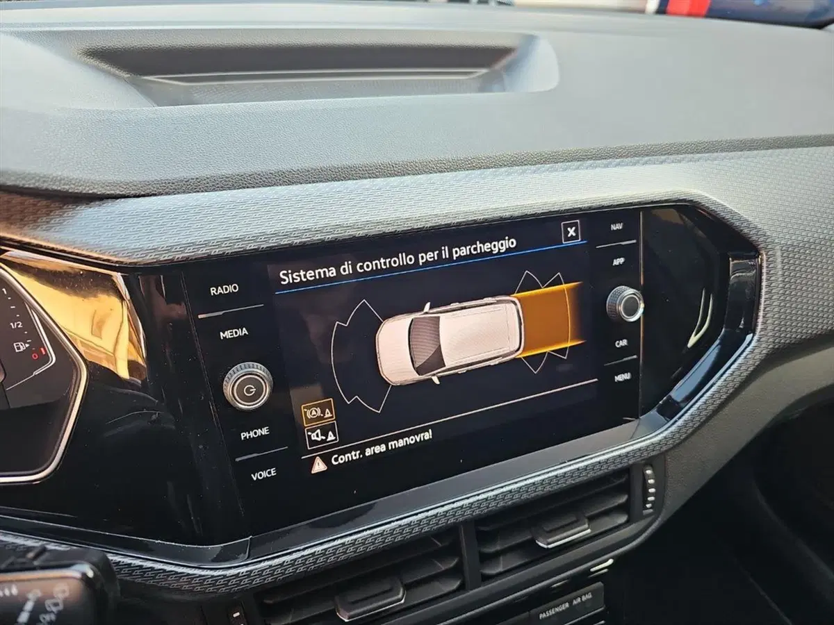 Volkswagen T-Cross usata a Lecco (17)