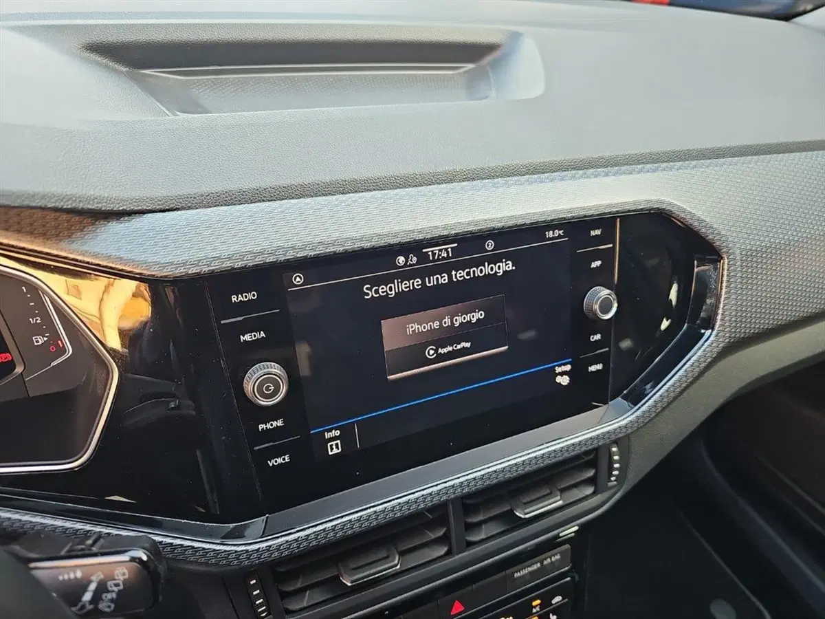 Volkswagen T-Cross usata a Lecco (18)