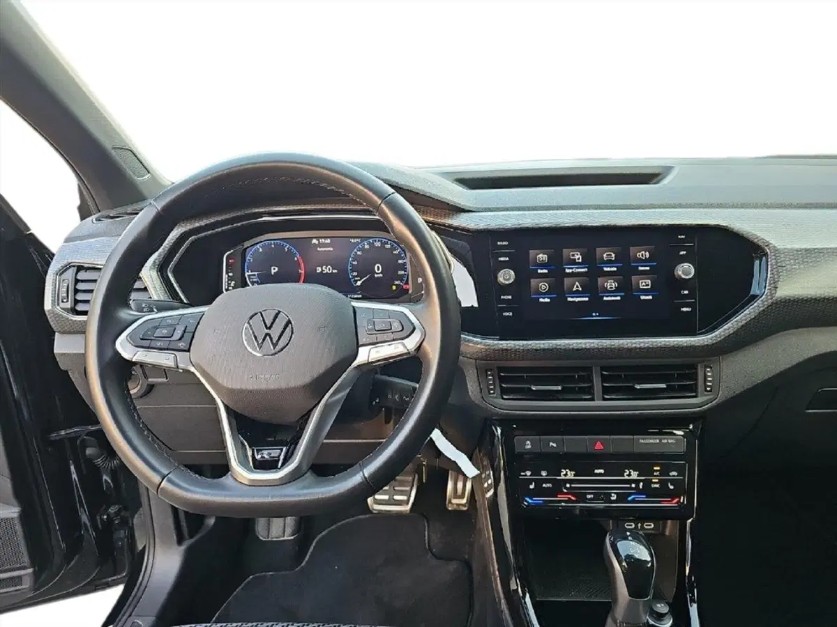 Volkswagen T-Cross usata a Lecco (9)