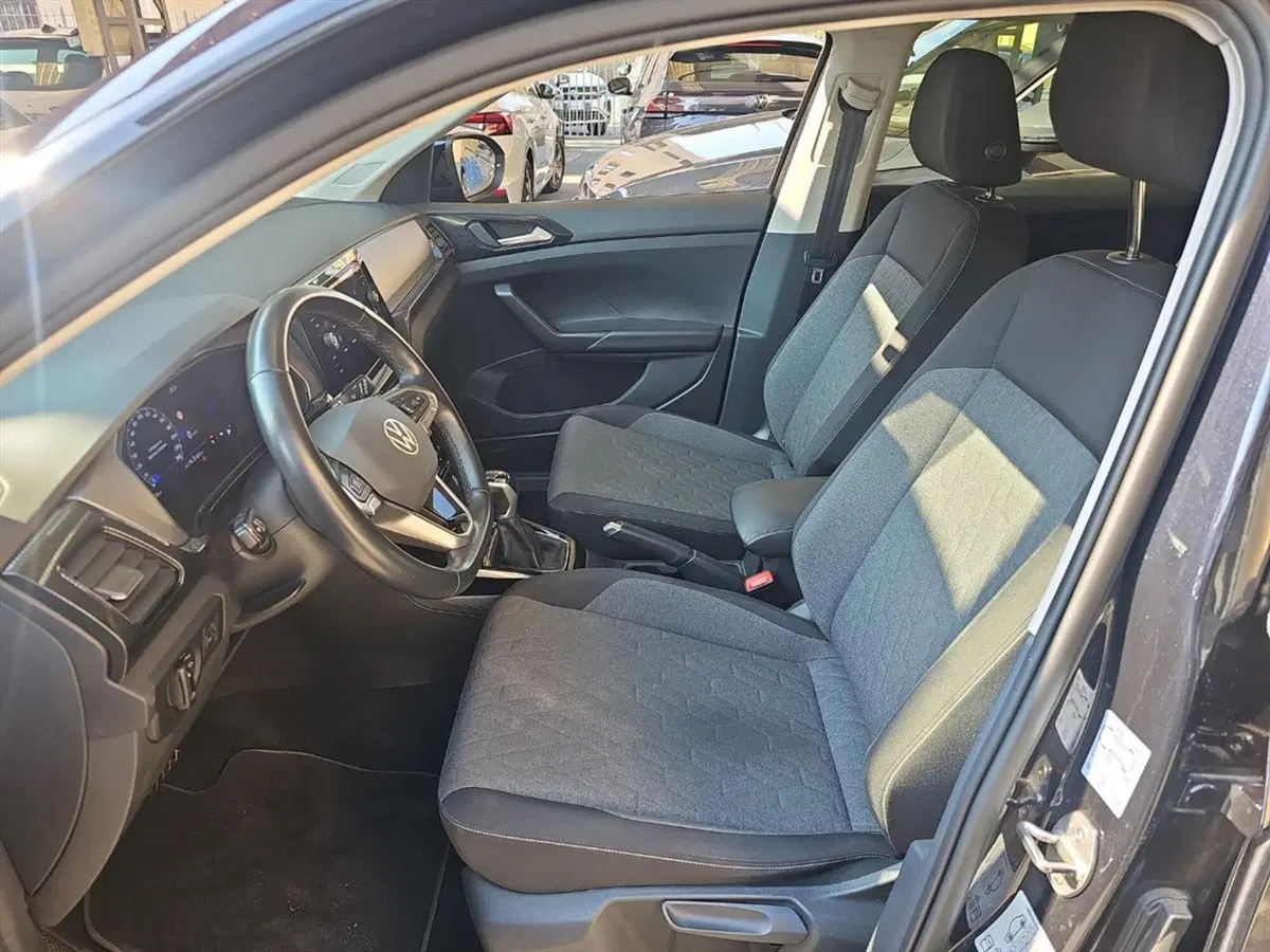 Volkswagen T-Cross usata a Lecco (11)