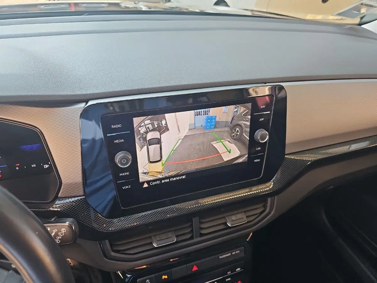 Volkswagen T-Cross usata a Lecco (14)
