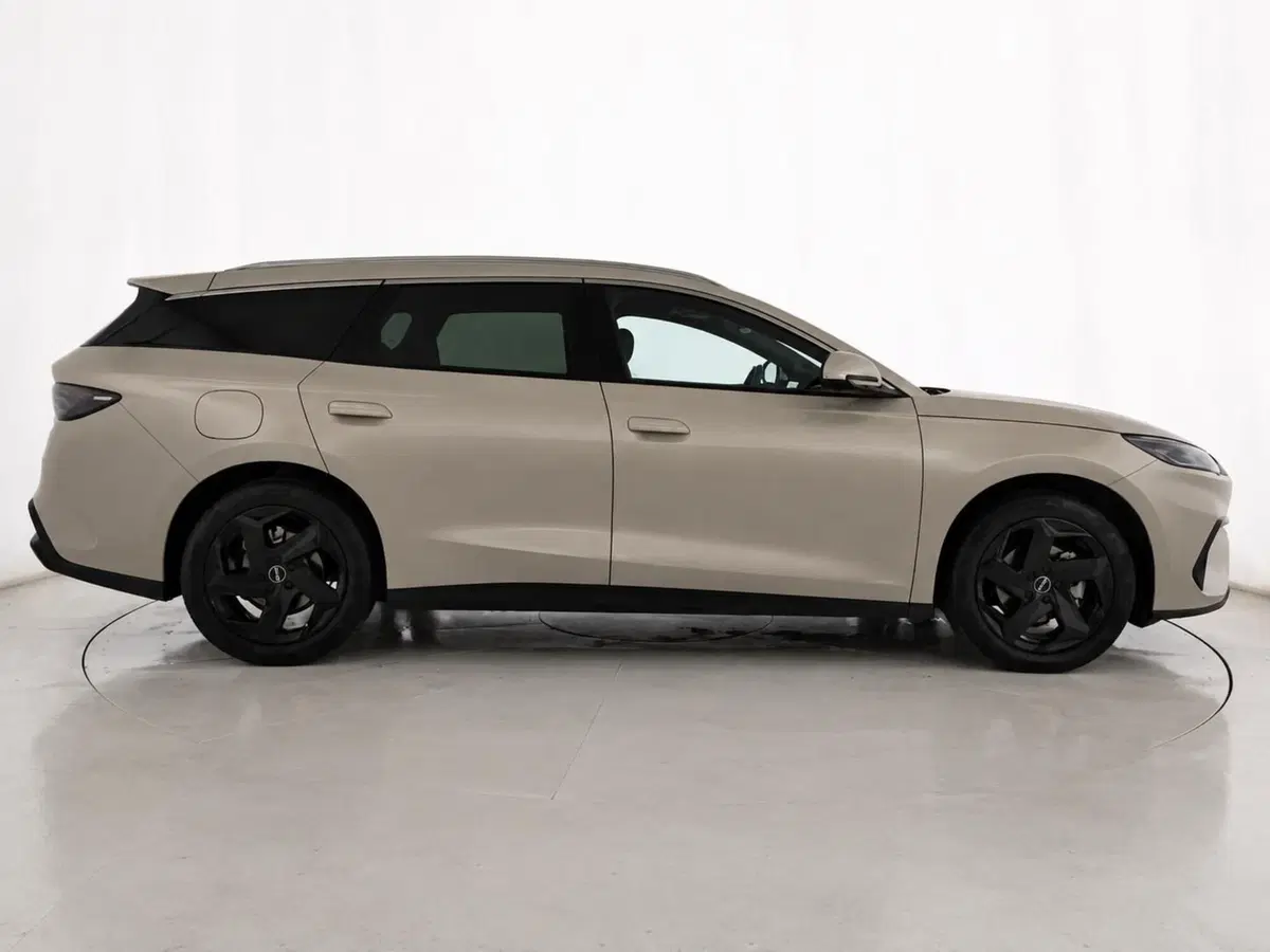 Byd Seal 6 DM-i Station Wagon usata a Bologna