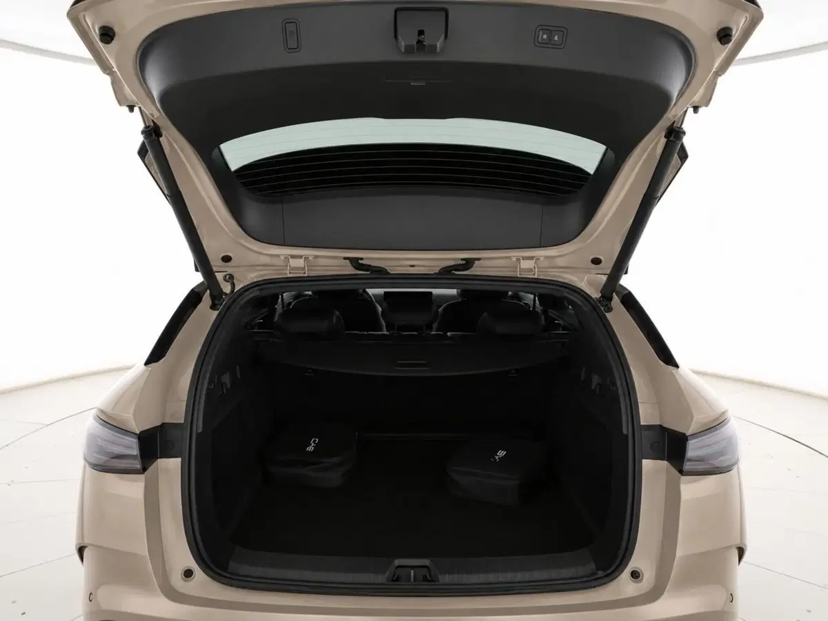 Byd Seal 6 DM-i Station Wagon usata a Bologna (3)