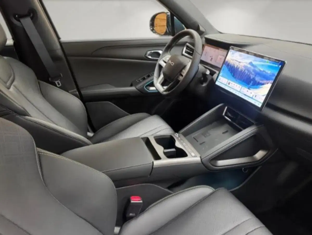 Byd Atto 2 DM-i usata a Bologna (8)
