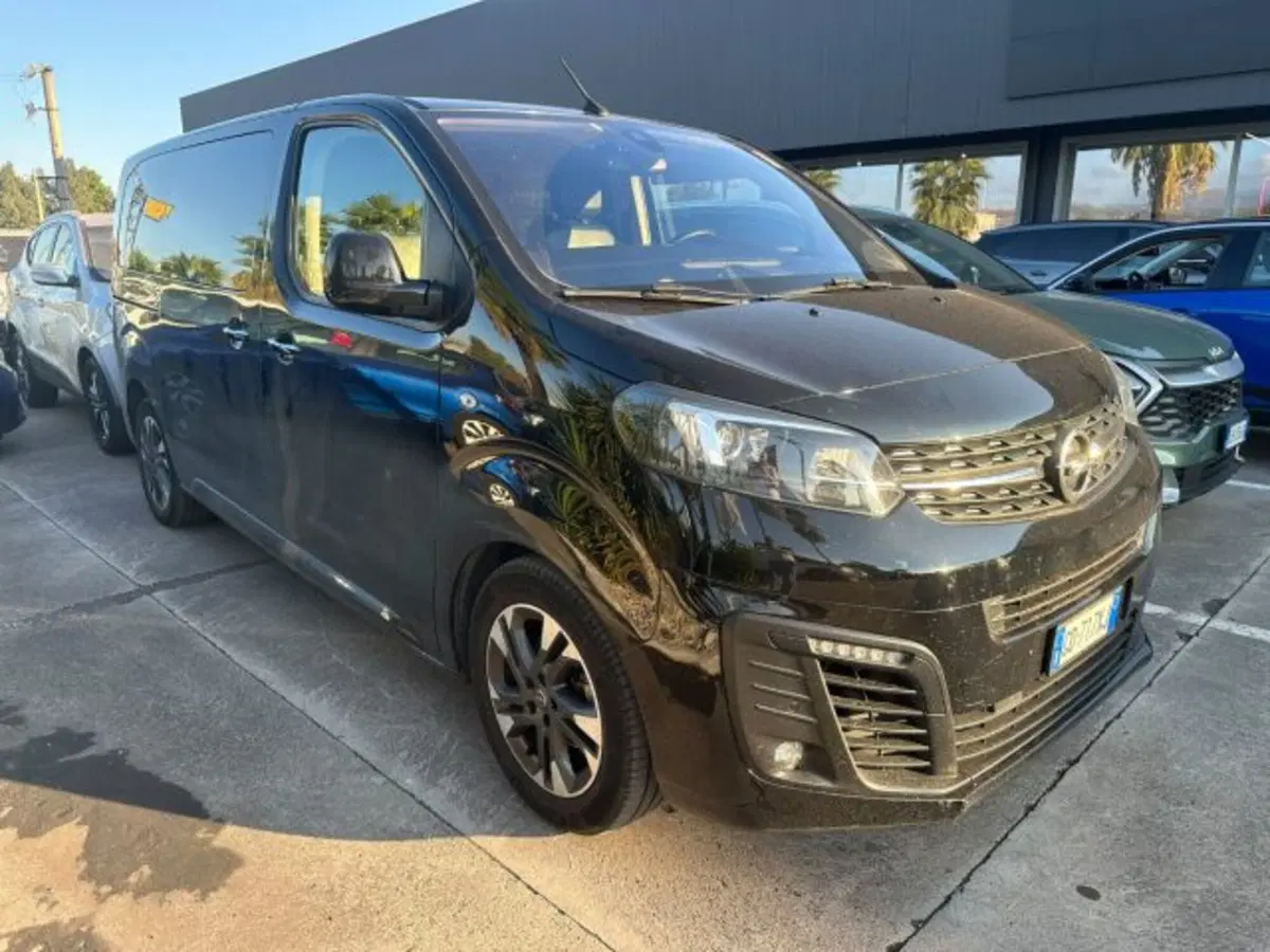 Opel Zafira Life usata a Catania