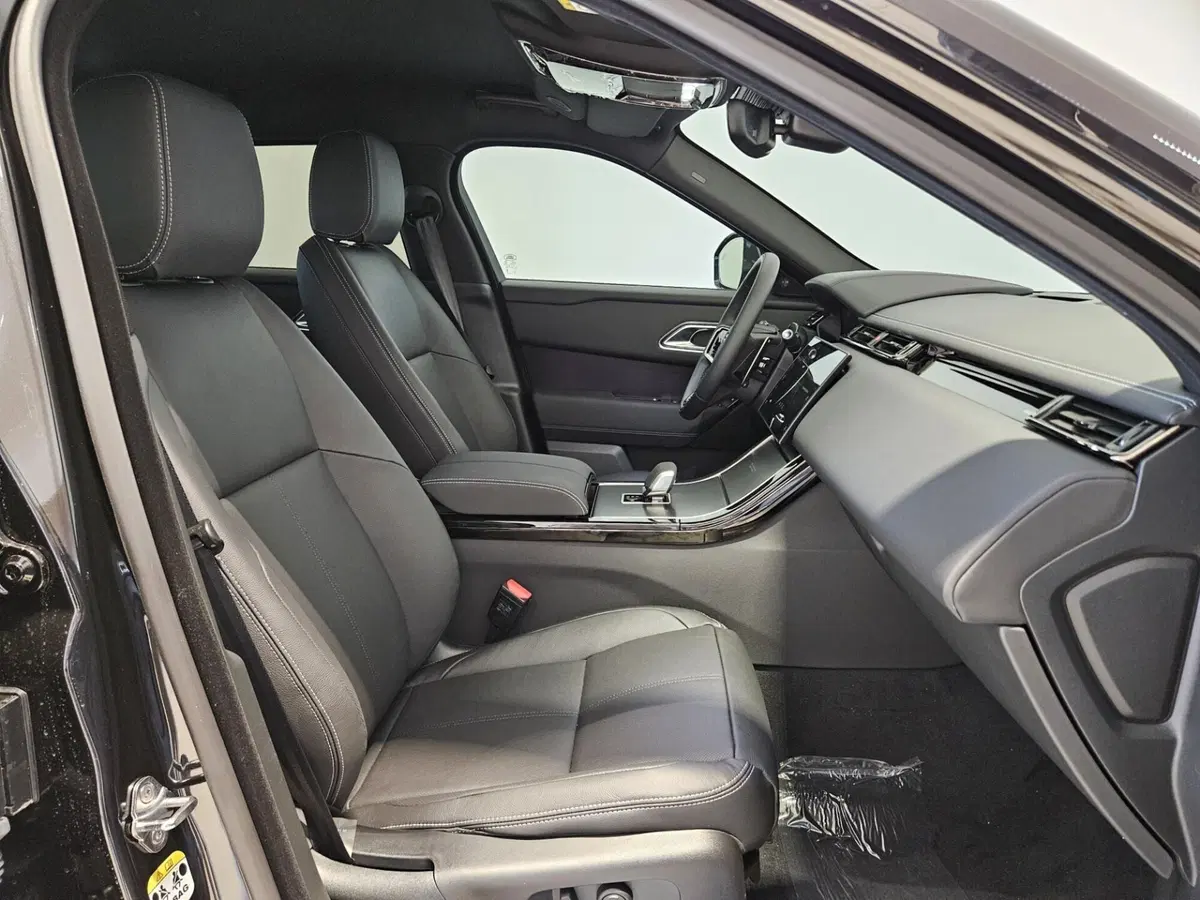 Land Rover Range Rover Velar nuova a Napoli (3)