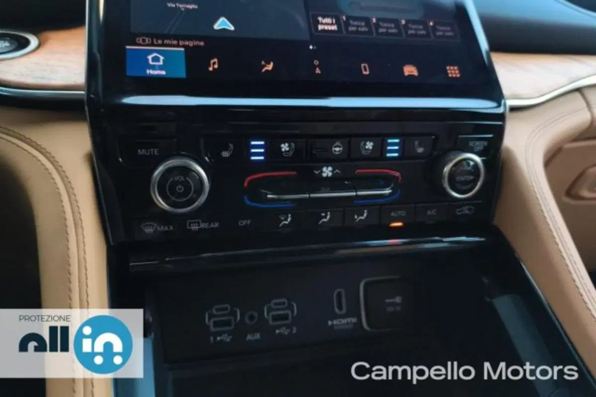 Jeep Grand Cherokee usata a Venezia (15)