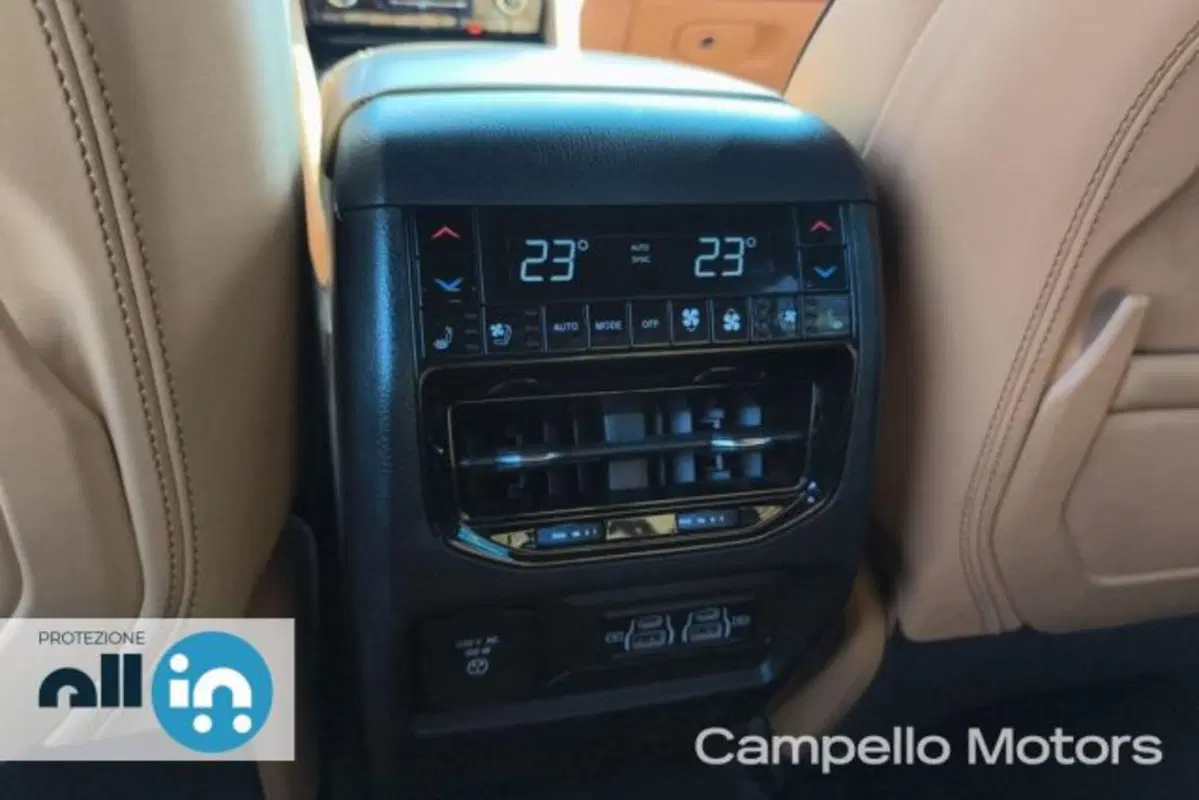 Jeep Grand Cherokee usata a Venezia (19)