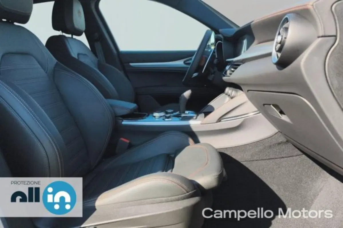 Alfa Romeo Stelvio usata a Venezia (16)