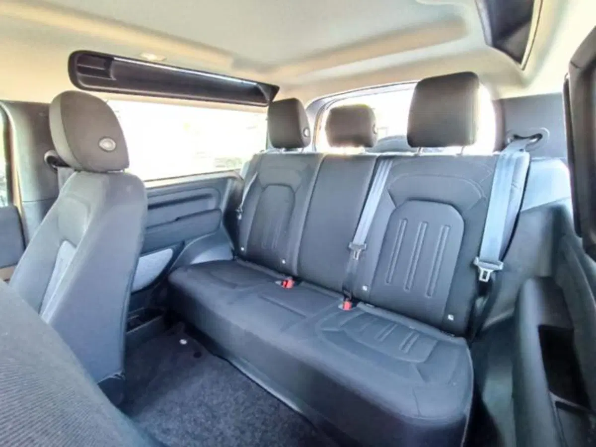 Land Rover Defender usata a Pisa (20)