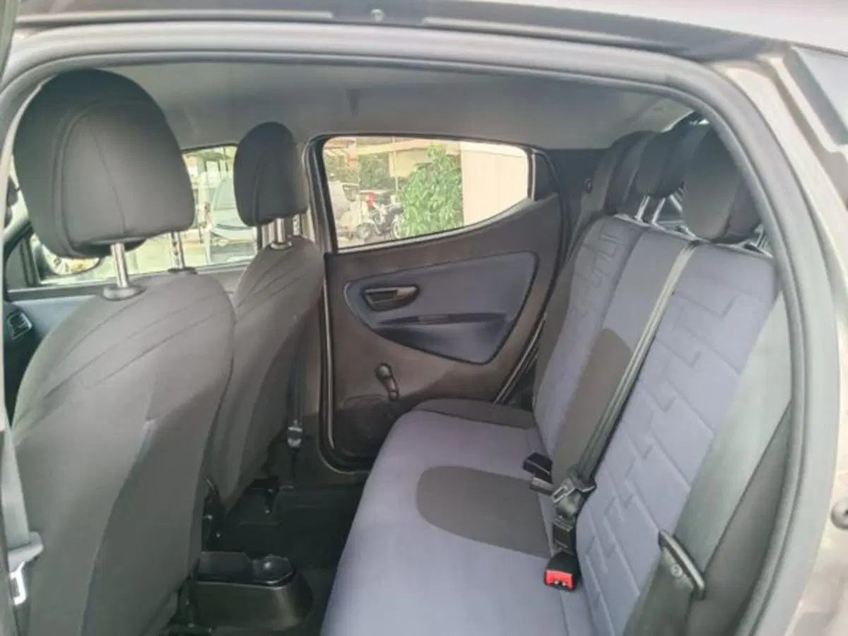 Lancia Ypsilon usata a Pisa (10)