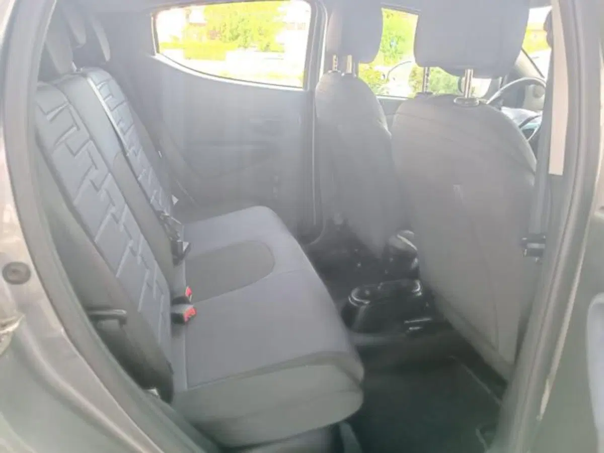 Lancia Ypsilon usata a Pisa (6)
