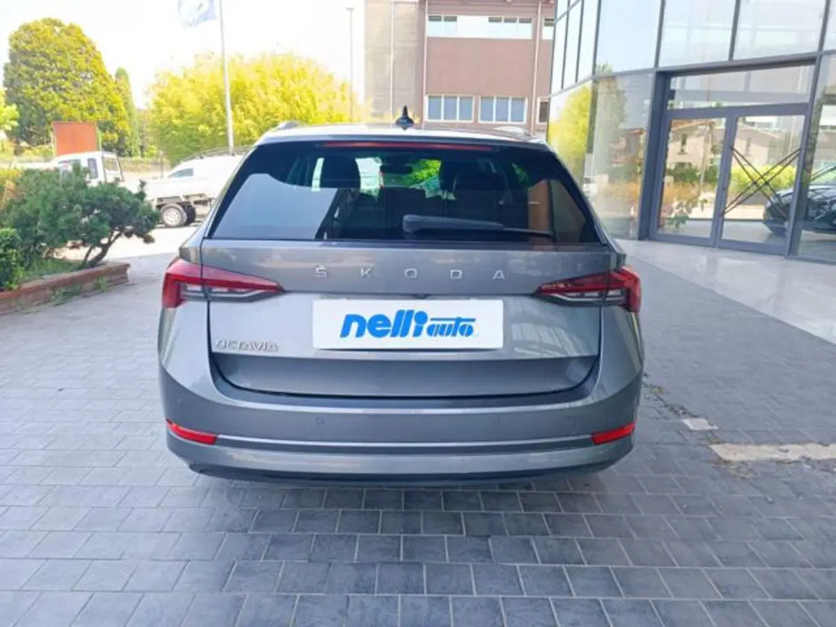 Skoda Octavia Station Wagon usata a Pisa (7)