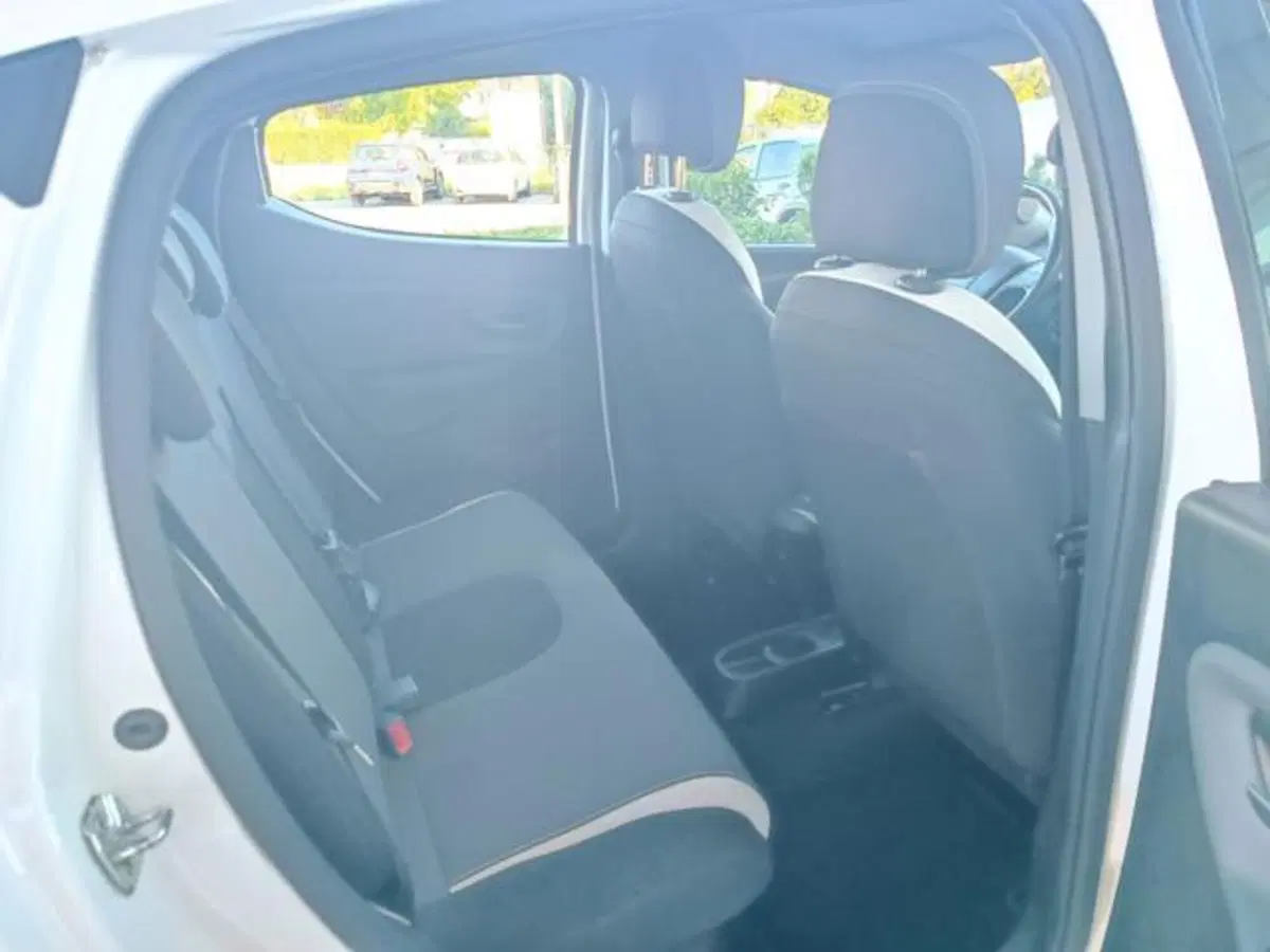 Lancia Ypsilon usata a Pisa (14)