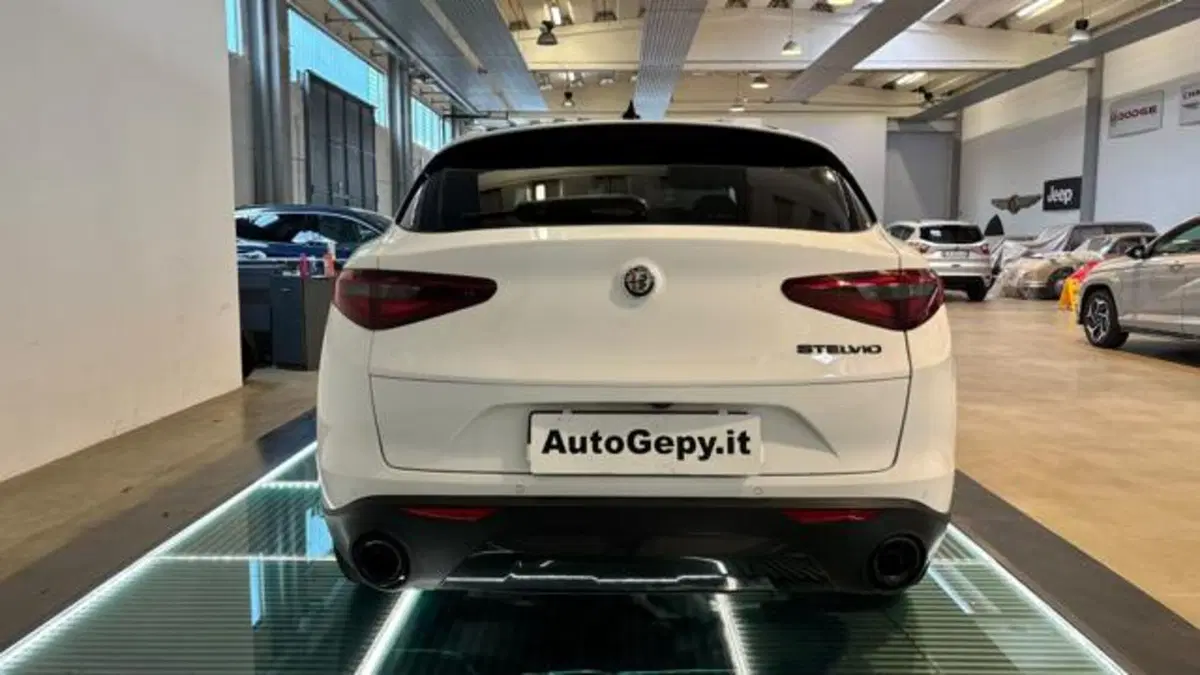 Alfa Romeo Stelvio usata a Reggio Emilia (5)