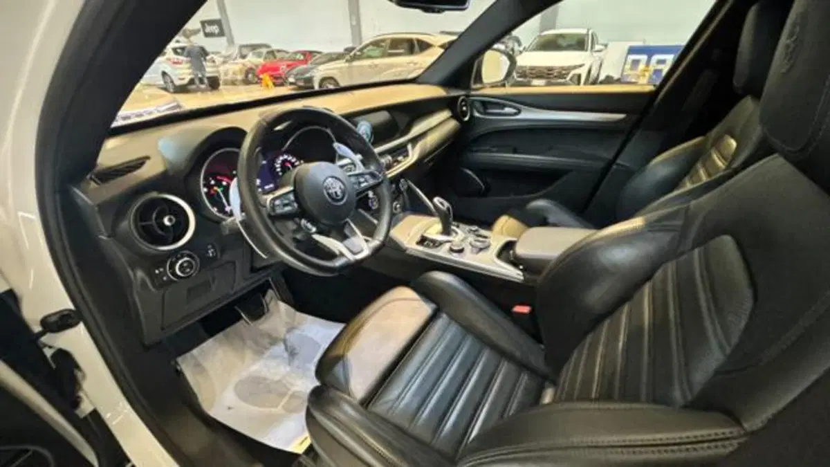 Alfa Romeo Stelvio usata a Reggio Emilia (9)