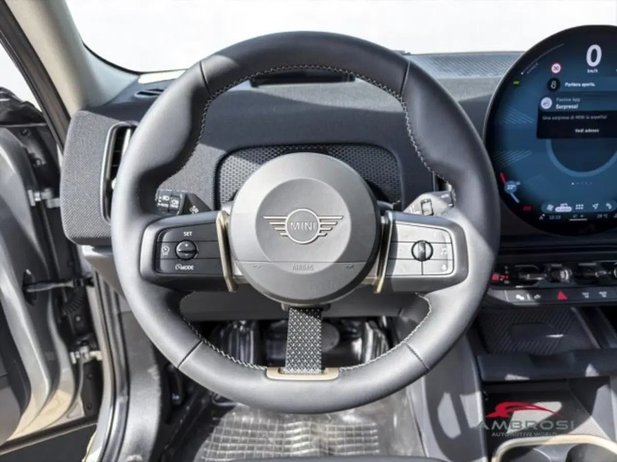MINI Mini Countryman nuova a Perugia (13)