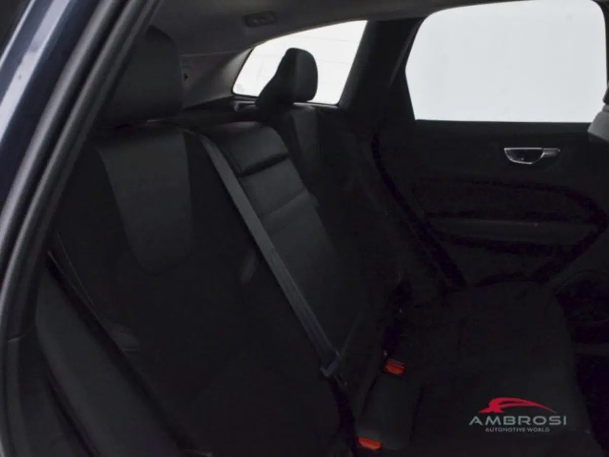 Volvo XC60 usata a Perugia (11)