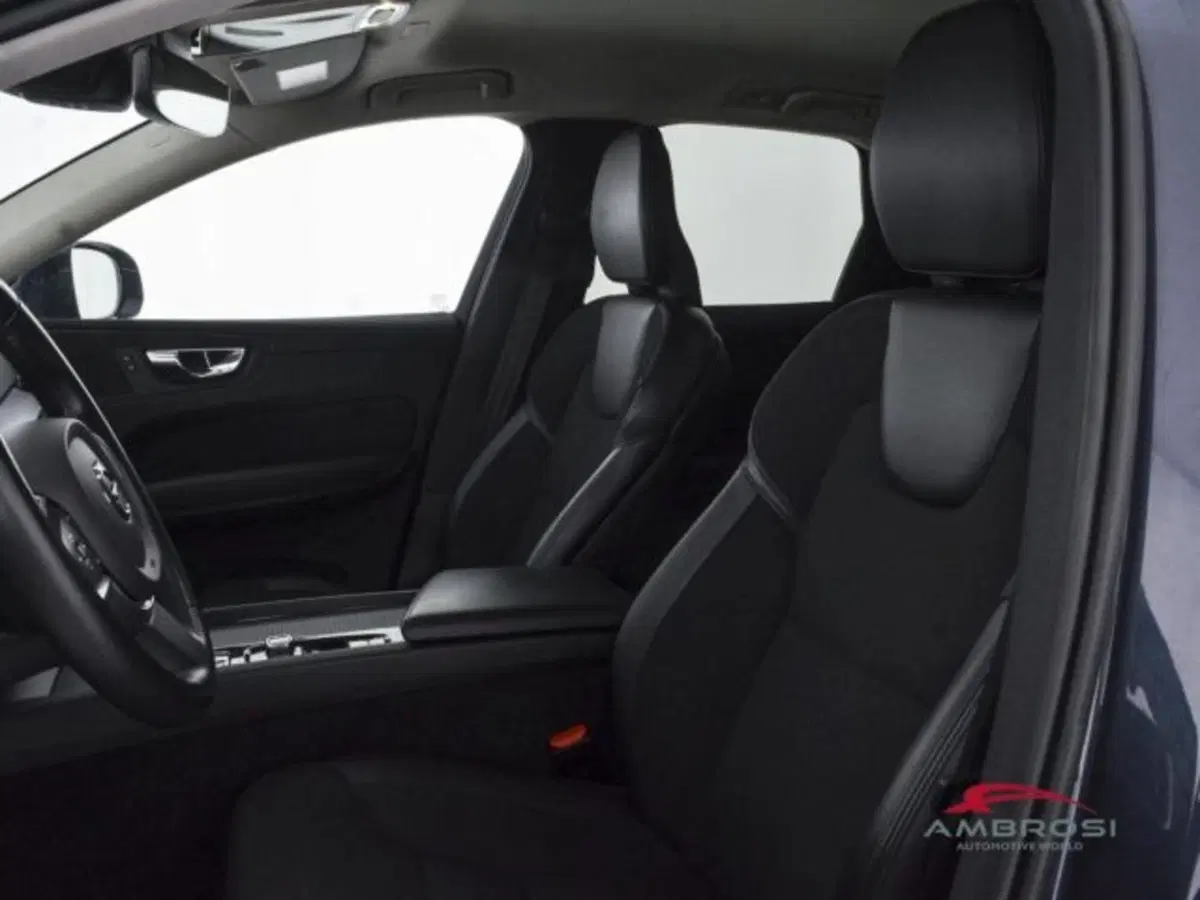 Volvo XC60 usata a Perugia (9)