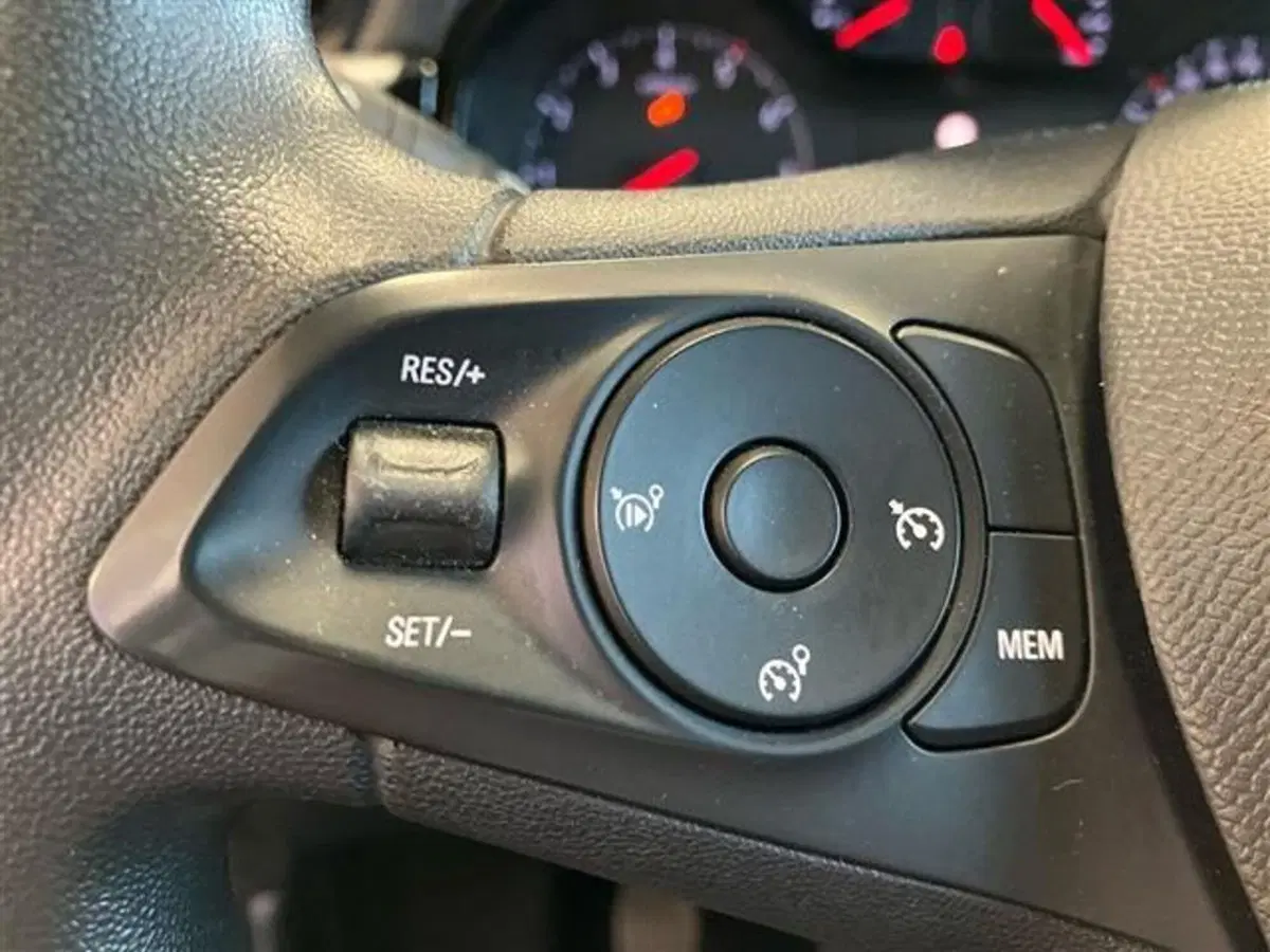 Opel Corsa usata a Como (17)