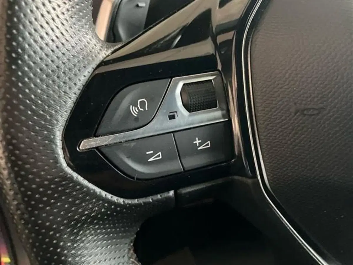 Peugeot 3008 usata a Como (17)