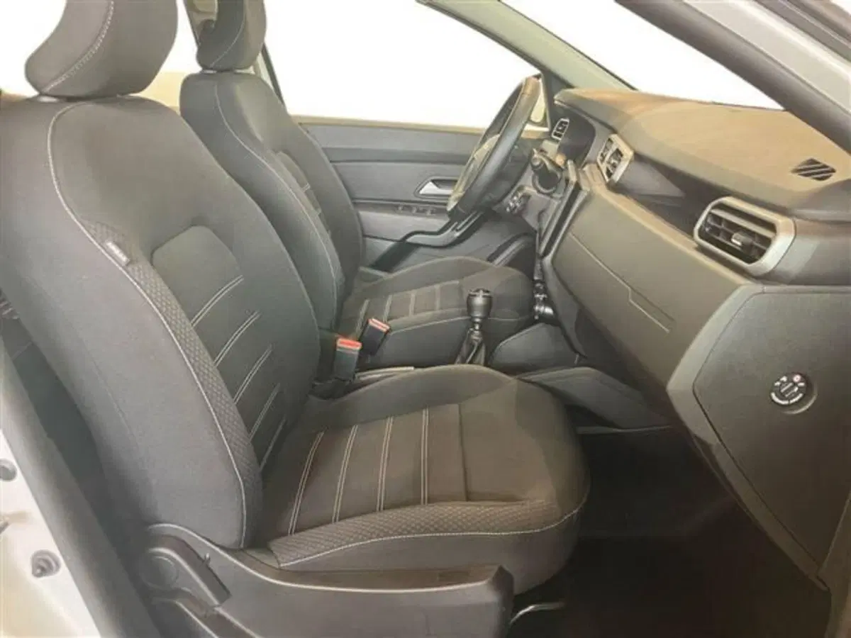 Dacia Duster usata a Como (11)