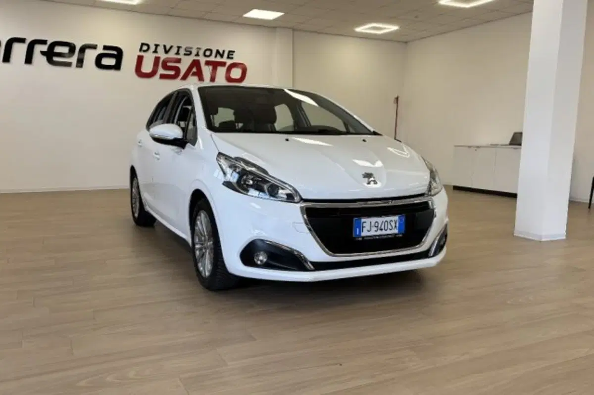 Peugeot 208 usata a Latina