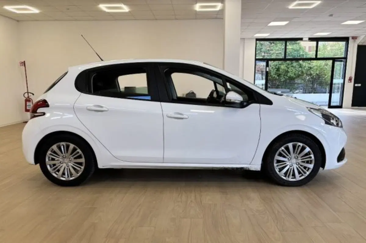 Peugeot 208 usata a Latina (4)