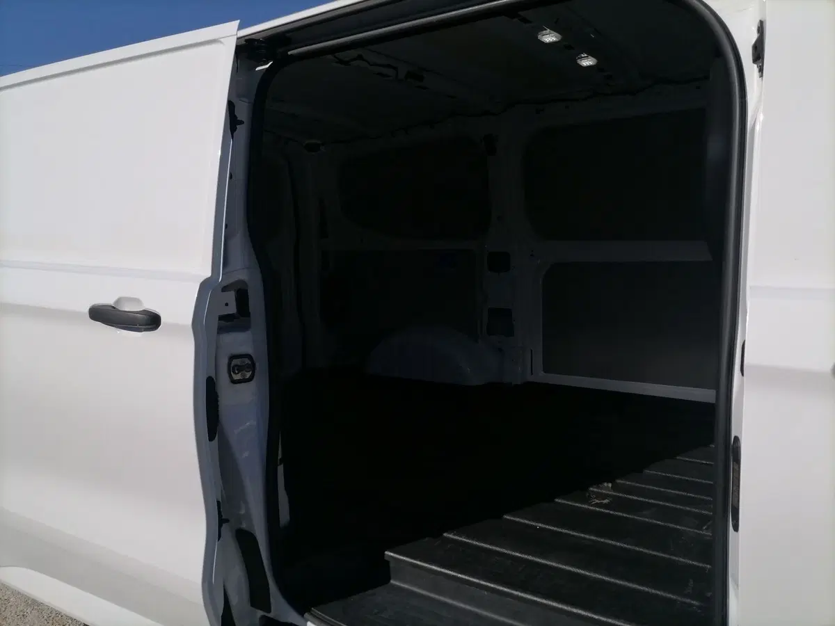 Ford Transit Custom Furgone usata a Roma (8)