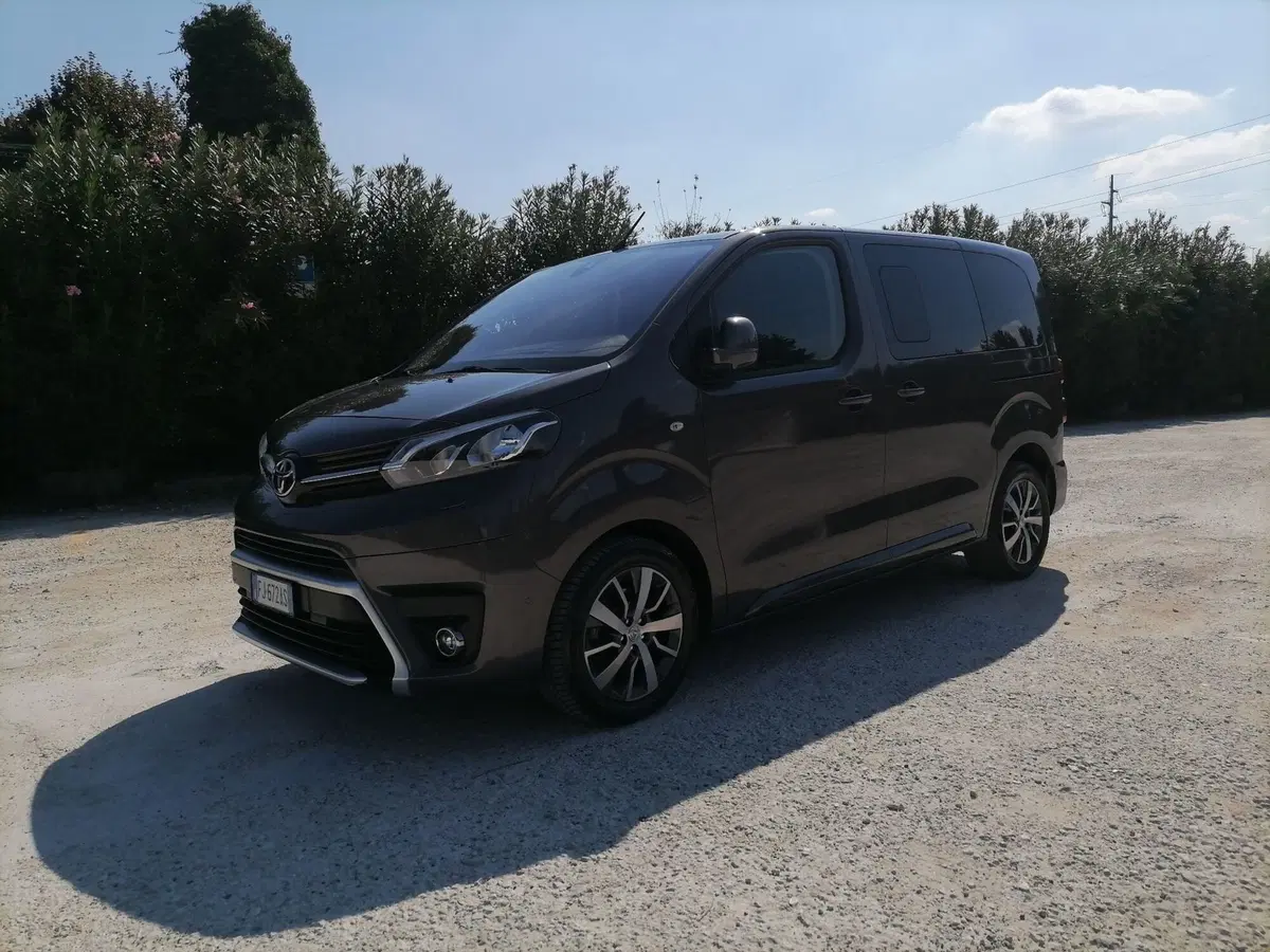 Toyota Proace Verso usata a Roma