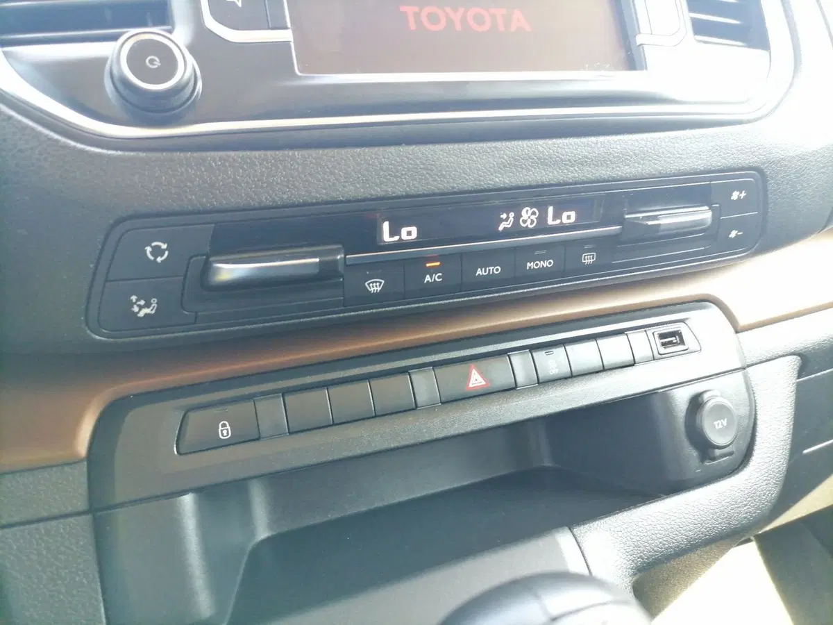 Toyota Proace Verso usata a Roma (15)