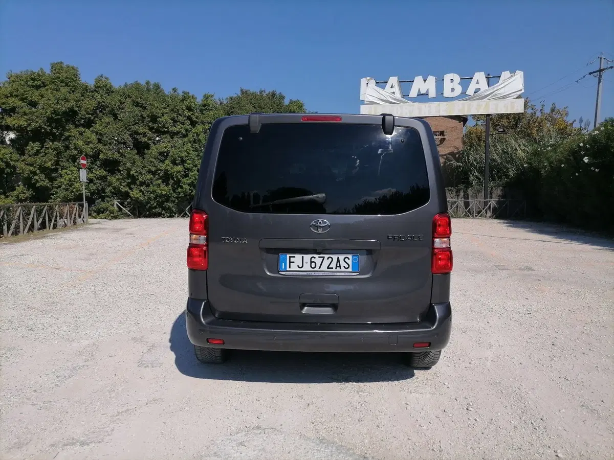 Toyota Proace Verso usata a Roma (4)