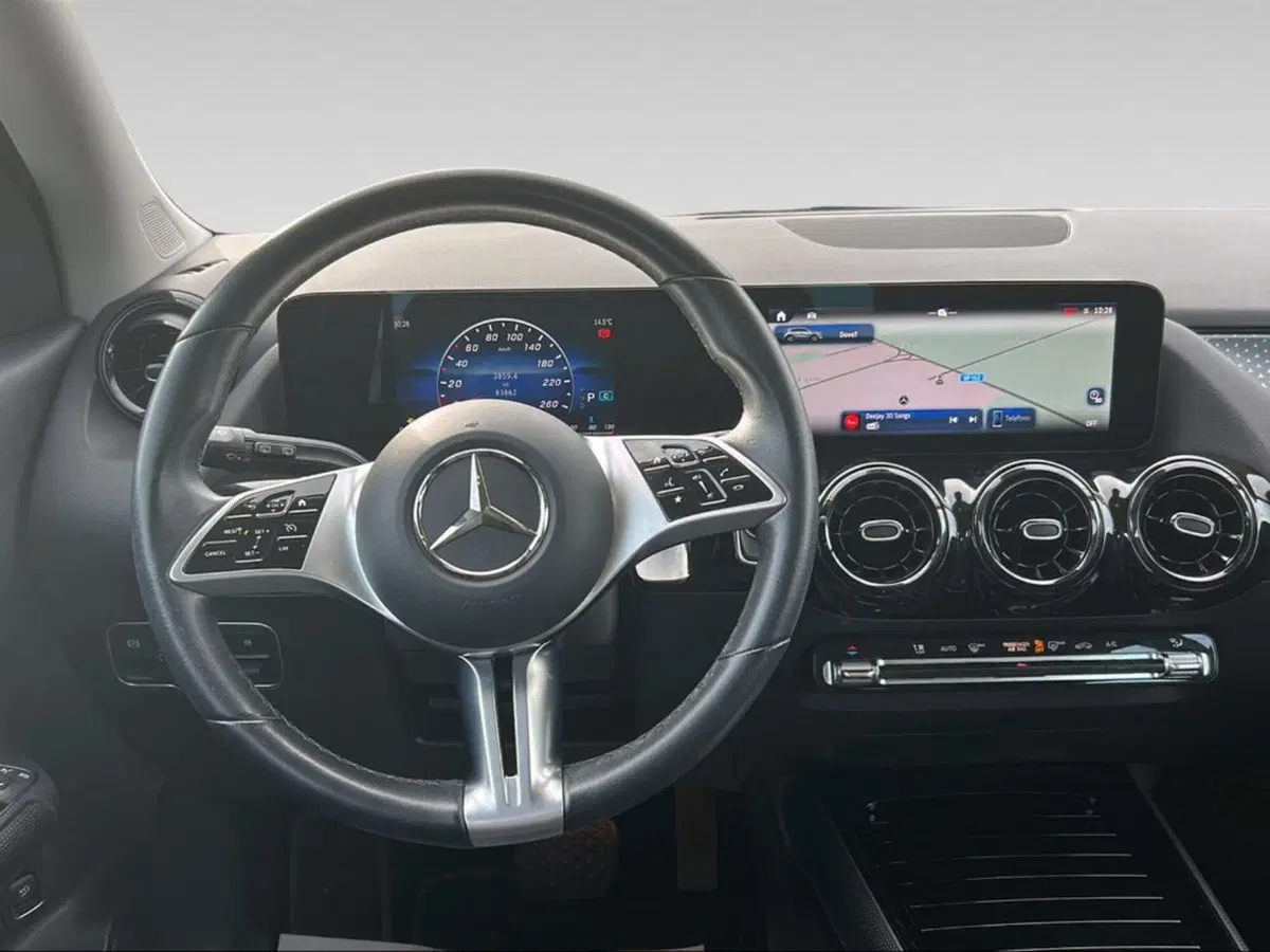 Mercedes-Benz GLA SUV usata a Siena (11)