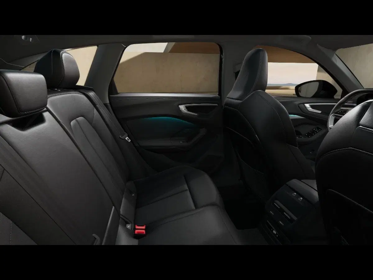 Audi A5 Avant nuova a Livorno (11)