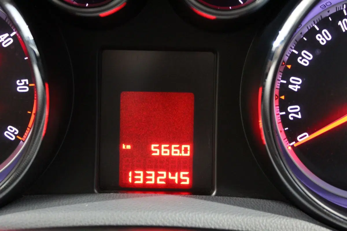 Opel Mokka usata a Cremona (10)
