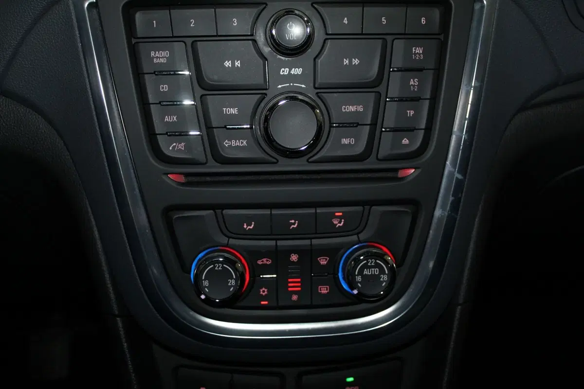 Opel Mokka usata a Cremona (12)