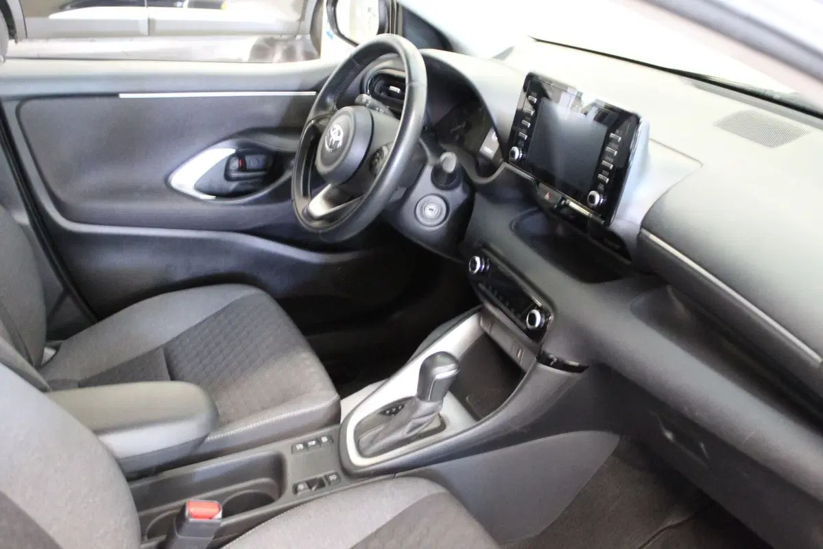 Toyota Yaris Cross usata a Cremona (7)