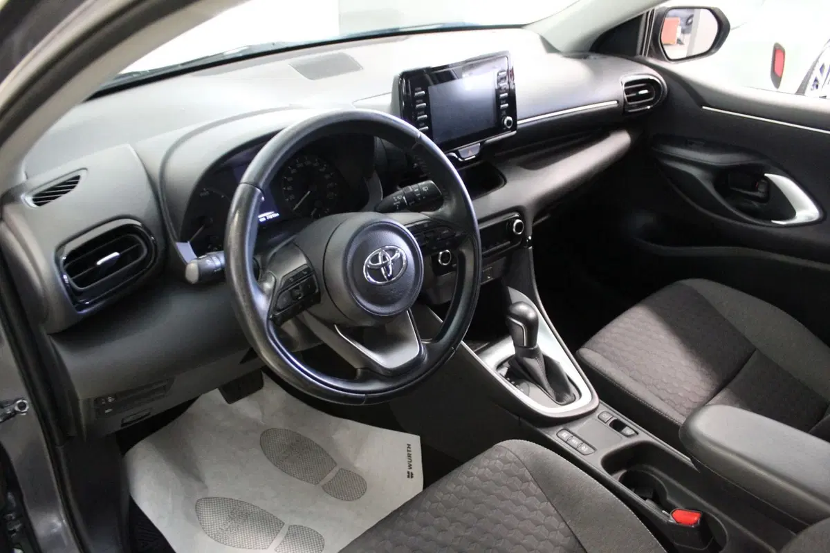 Toyota Yaris Cross usata a Cremona (8)