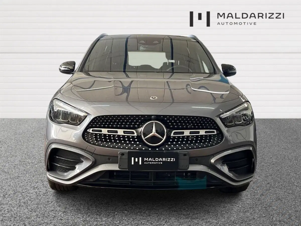 Mercedes-Benz GLA SUV usata a Lecce (2)