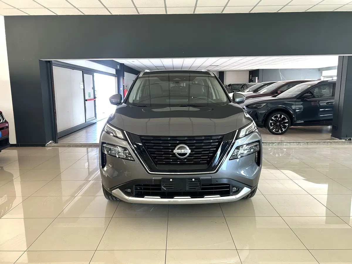 Nissan X-Trail nuova a Ferrara (2)