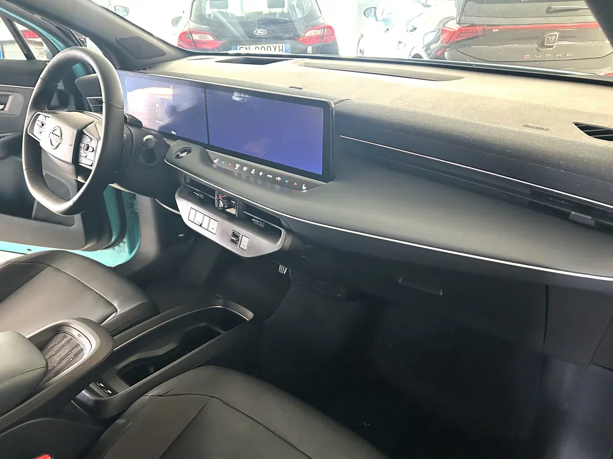 Nissan Leaf nuova a Ferrara (12)