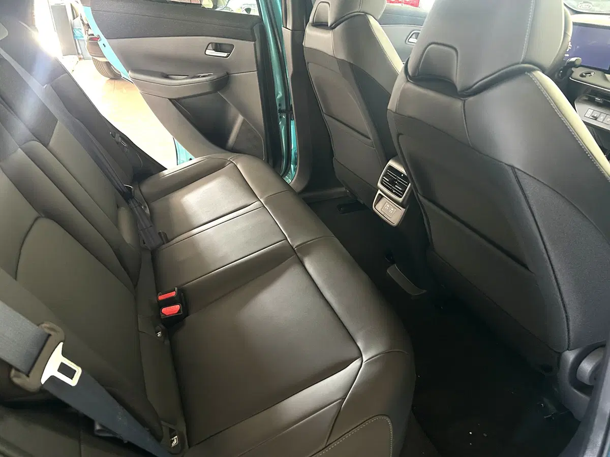 Nissan Leaf nuova a Ferrara (13)