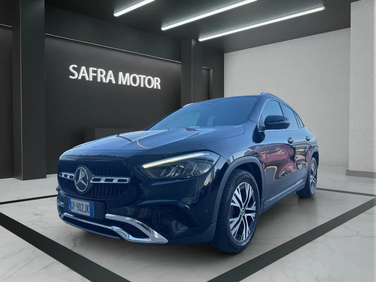 Mercedes-Benz GLA SUV usata a Cosenza