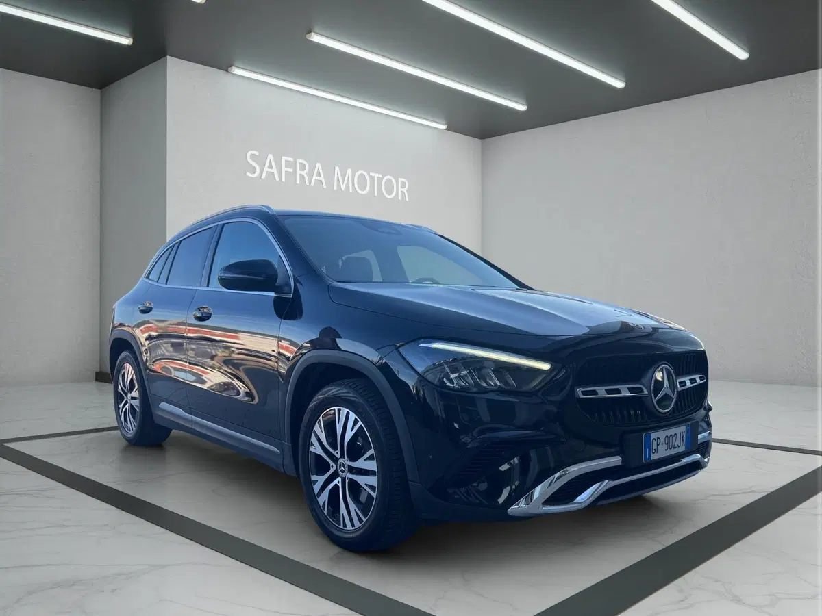 Mercedes-Benz GLA SUV usata a Cosenza (8)