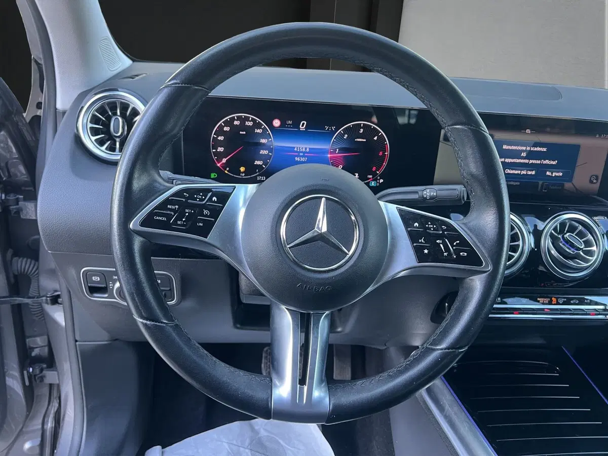 Mercedes-Benz GLA SUV usata a Cosenza (10)