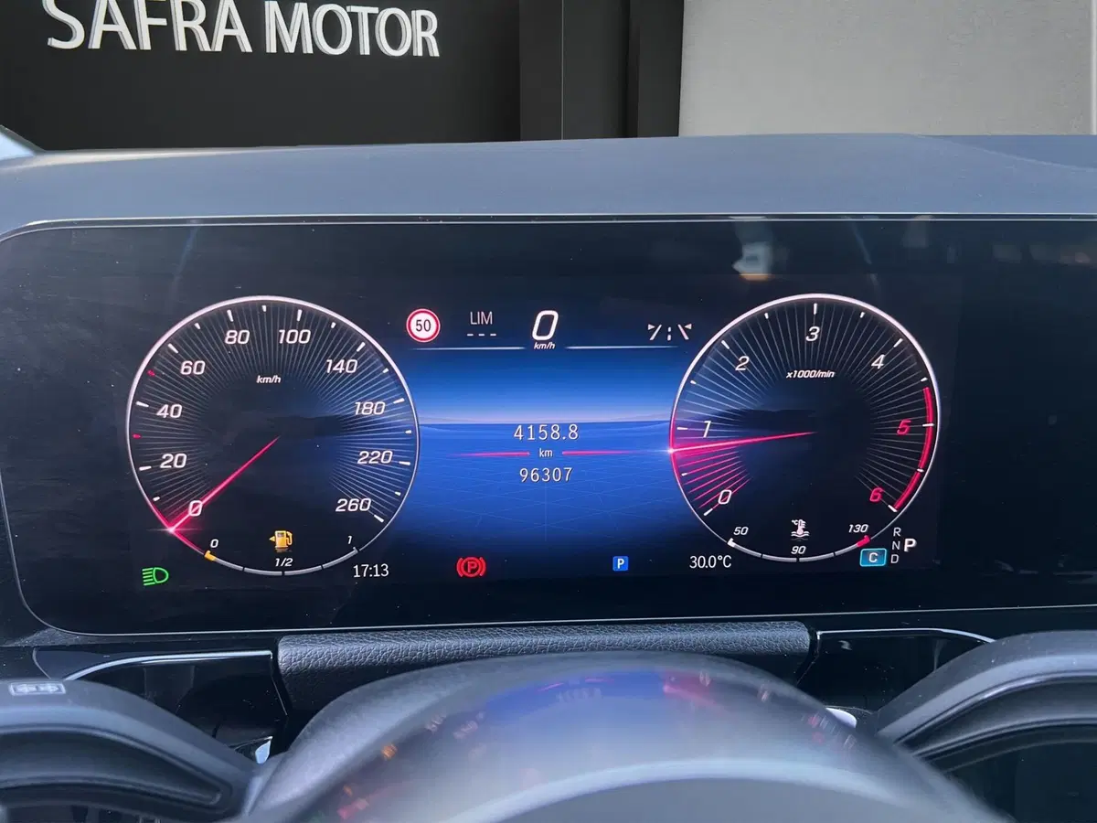 Mercedes-Benz GLA SUV usata a Cosenza (11)