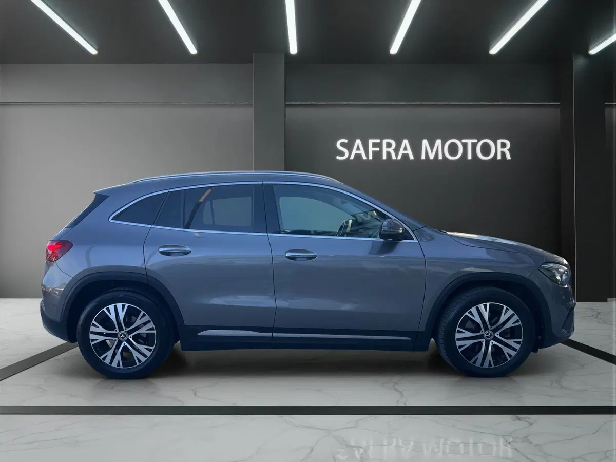 Mercedes-Benz GLA SUV usata a Cosenza (7)