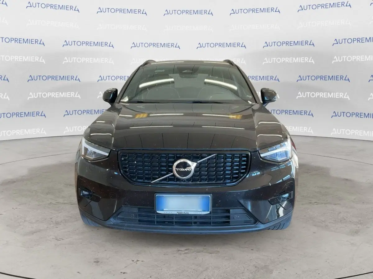 Volvo XC40 usata a Como (2)
