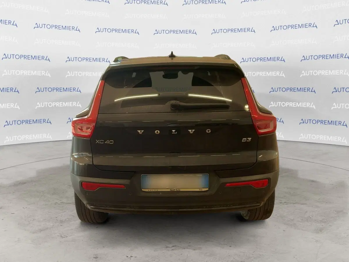Volvo XC40 usata a Como (4)